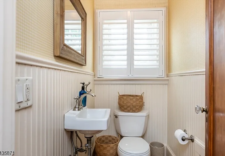 242 Forest Ave — Photo 21