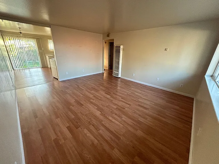 1501 Arthur St #4 — Photo 3