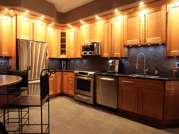 2nd image of 608 City Park Ave