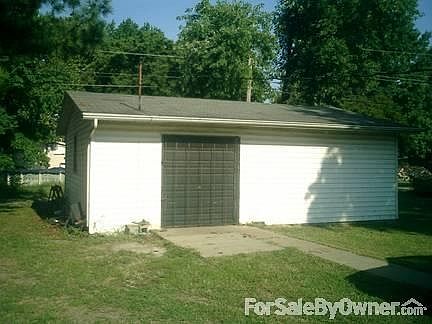 2nd image of 215 N Hickory St