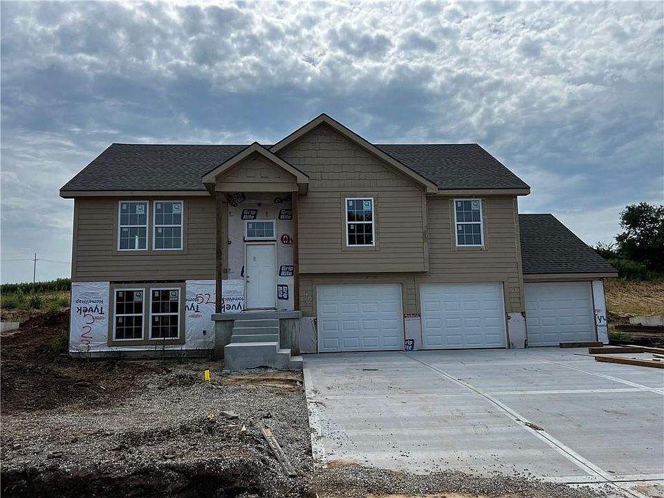 2nd image of 523 Skyview Ln