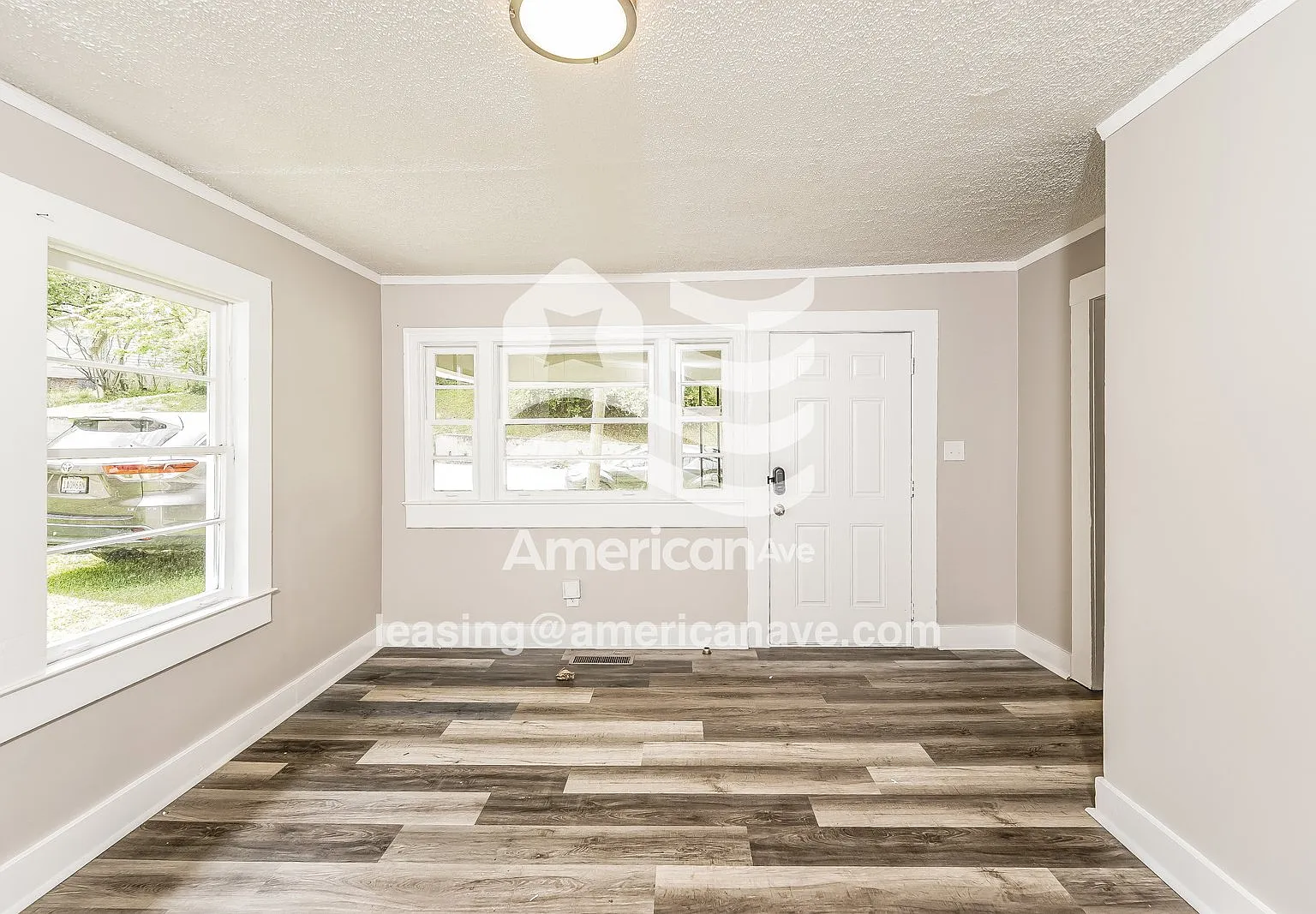 3 bed, 1.0 bath, 960 sqft, $1,382 — Photo 2