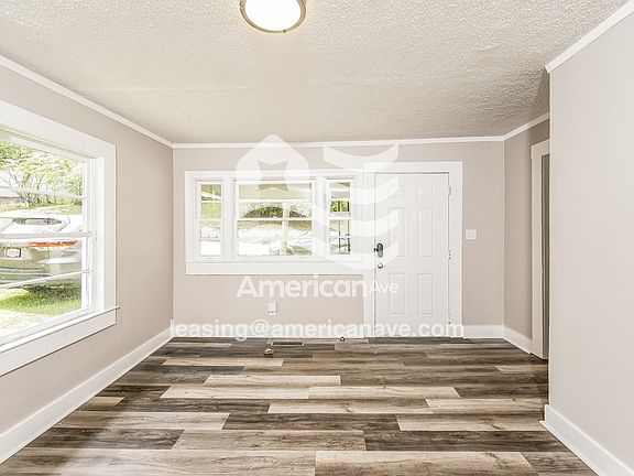 1378727_002_living_room_13712357.jpg