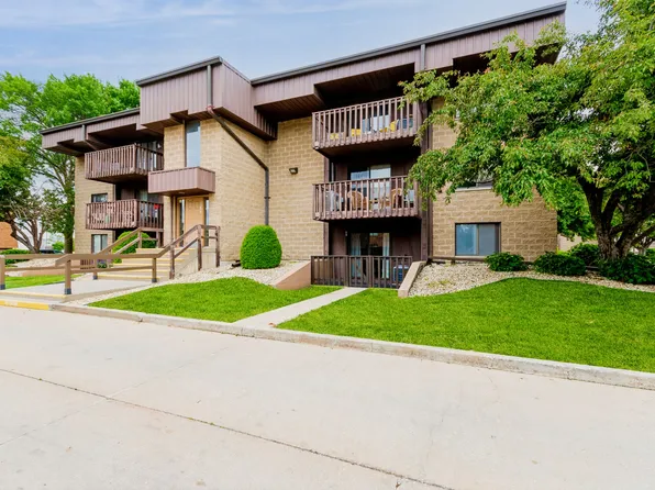 1472 N Rock Run Dr APT 1C, Crest Hill, IL 60403