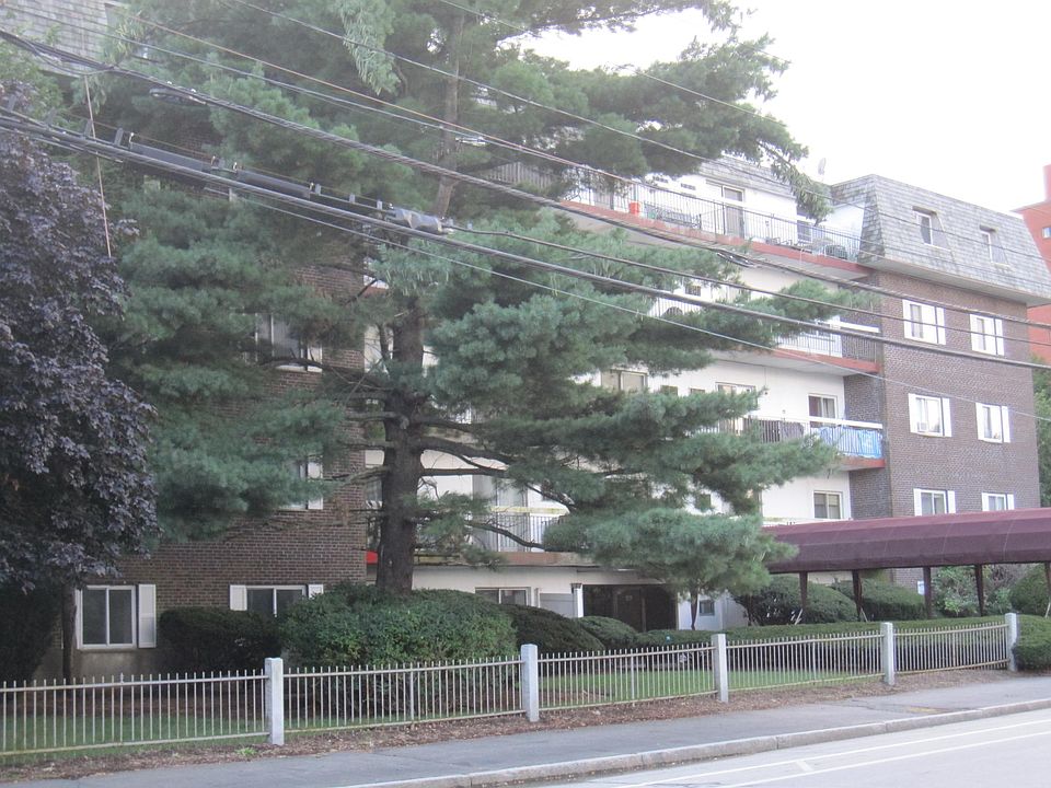 1st image of 270 Quarry St #51