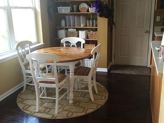 2nd image of 2475 Fairchild Ln
