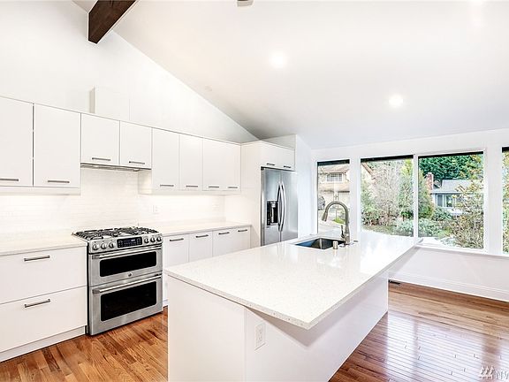 3rd image of 14025 110th Ave NE