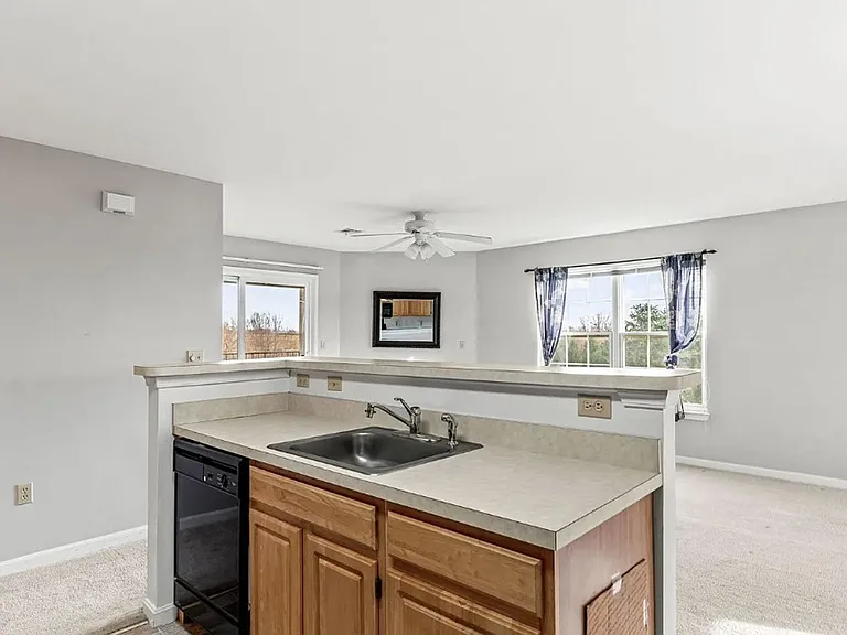 122 Sparrow Rd — Photo 6