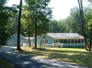 48 Bear Paw Dr, Lakeville, PA