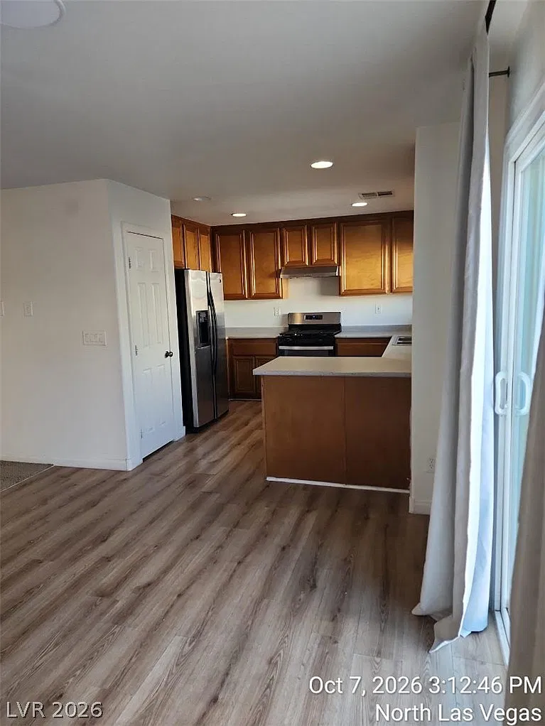 4 bed, 2.5 bath, 2043 sqft, $1,995 — Photo 3