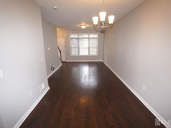 4th image of 1299 Saint Georges Ave