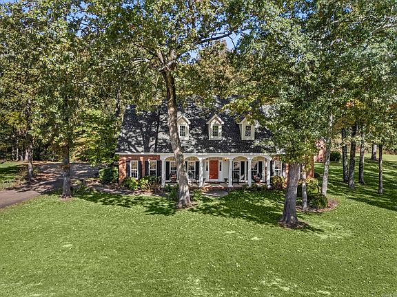 2nd image of 100 Deerwood Dr