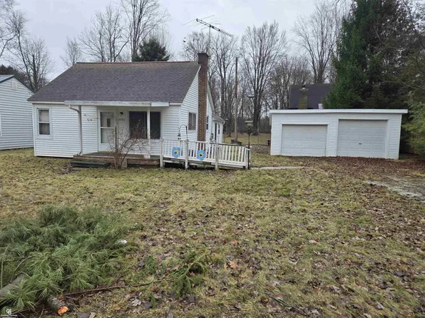 3731 Huron Ct, Lakeport, MI 48059