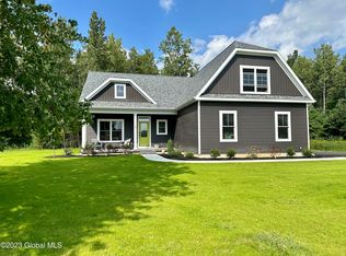 6 Cerulean Blvd, Gansevoort, NY 12831