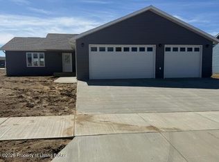 1331 Wahl St, Dickinson, ND 58601
