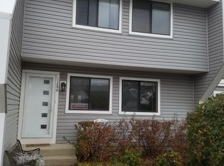 1286 Willow Ln, Gurnee, IL 60031