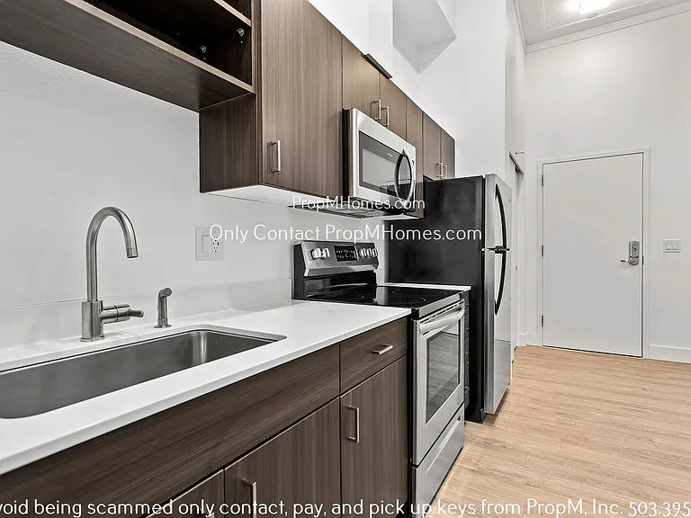 1825 SE 50th Ave #103 — Photo 1