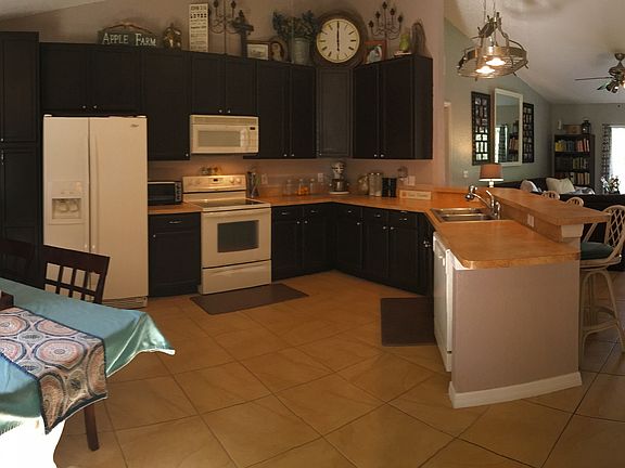 3rd image of 975 Greenwood Ave