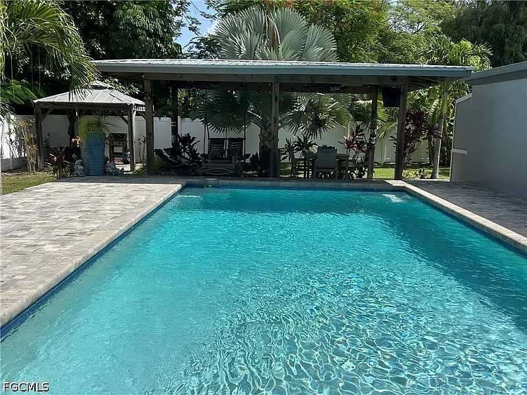 1343 Woodmere Ln — Photo 8