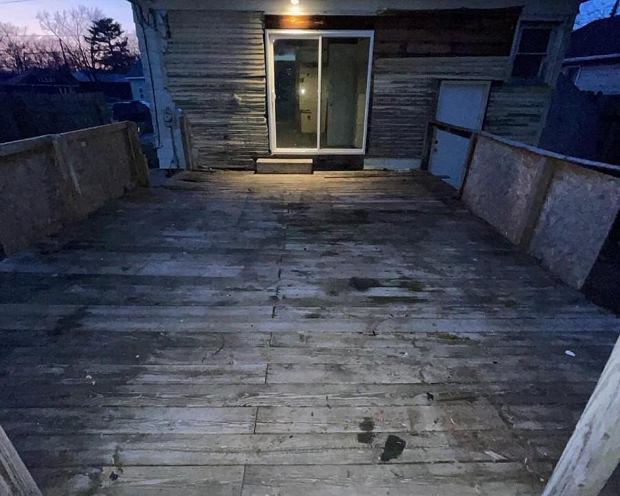 2nd image of 1128 Green St