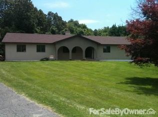 14 Academy Ln, Monroe, CT 06468