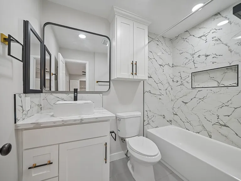 14420 Vista Real Apts — Photo 33