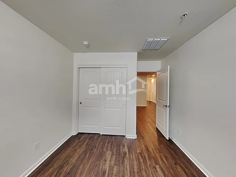 20788 W Thomas Rd — Photo 16