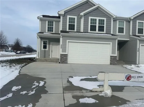 332 N 5th Ter, Louisburg, KS 66053