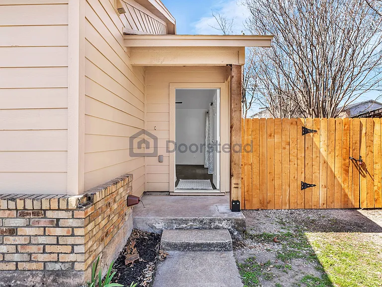 16026 Fitchburg Cir — Photo 4