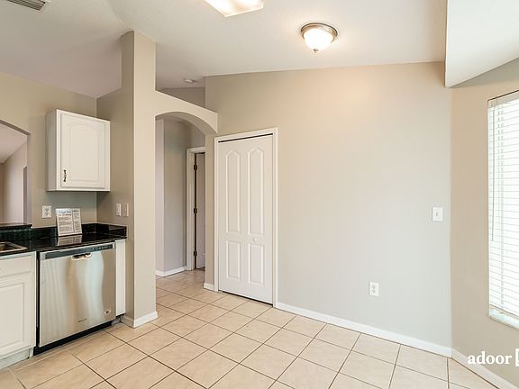 2nd image of 439 Maple Pointe Dr