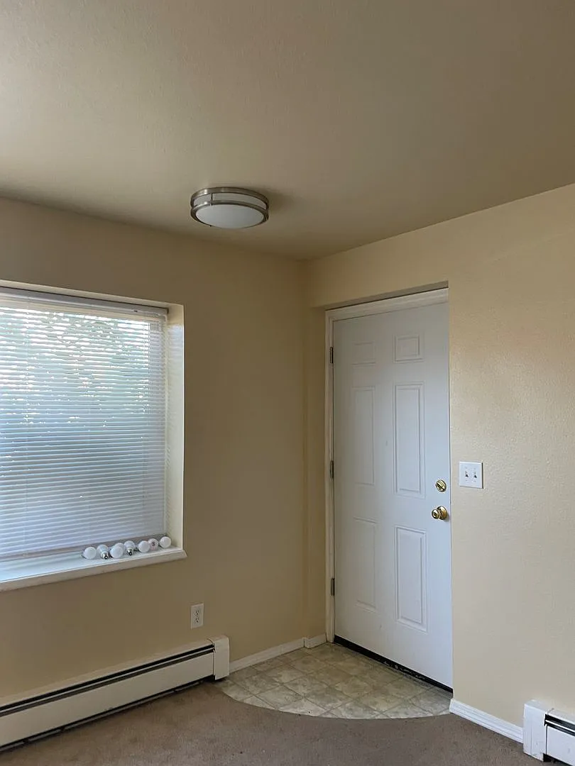 Building Photo - 1100 Cedar Ct