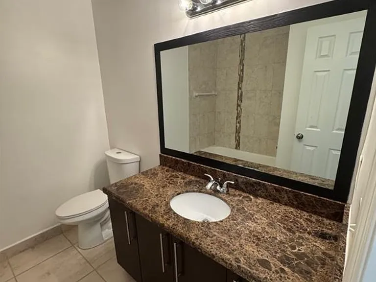 445 Lakeview Dr — Photo 13
