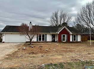 104 Lamirda Ct, Hazel Green, AL 35750