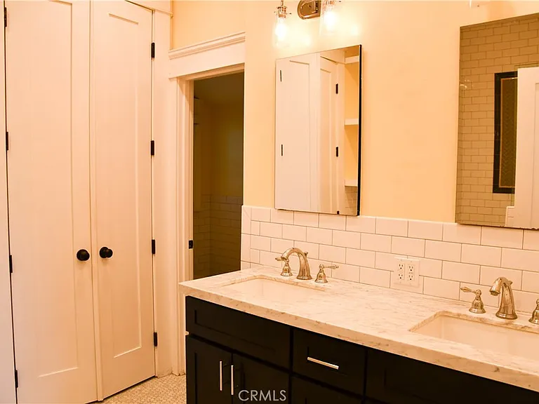 268 N Grand St — Photo 11