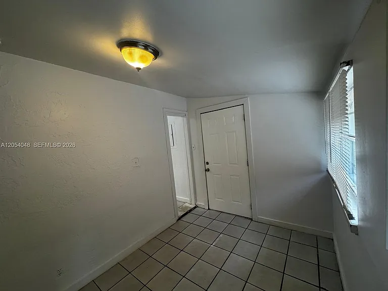 SW 58th Ct — Photo 12
