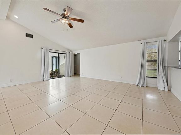 4th image of 463 NW 47th Ter
