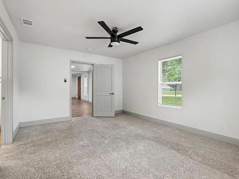 1320 S 7th Ave — Photo 30