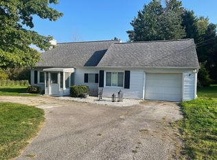 863 E Gore Rd, Erie, PA 16509