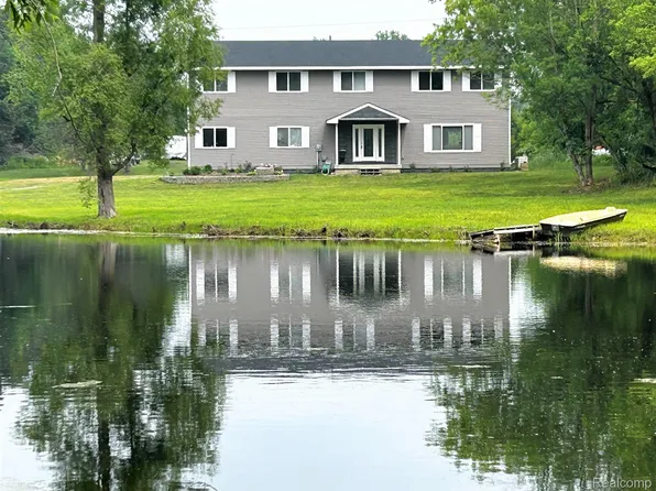 6447 Washburn Rd, Goodrich, MI 48438