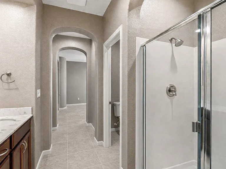 137 Talmont Cir — Photo 10