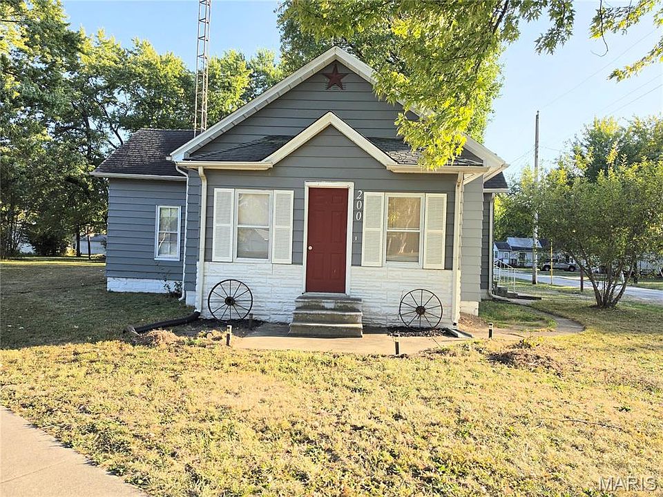 1st image of 200 E Main St