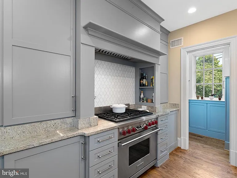 4400 Elm St — Photo 55