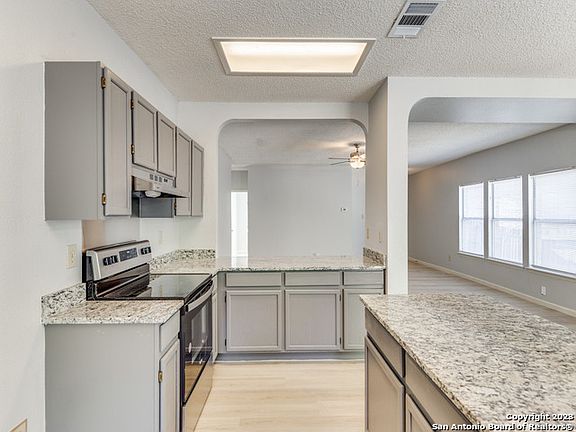 4th image of 15433 CANTEEN CREEK DR