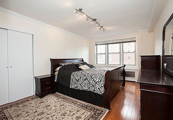 3rd image of 160 E 27th St APT 11A