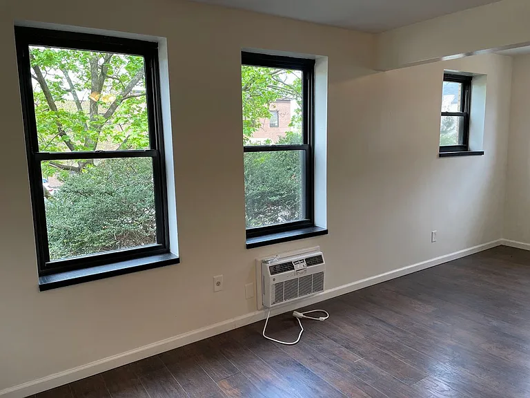 255 Shady Avenue — Photo 40