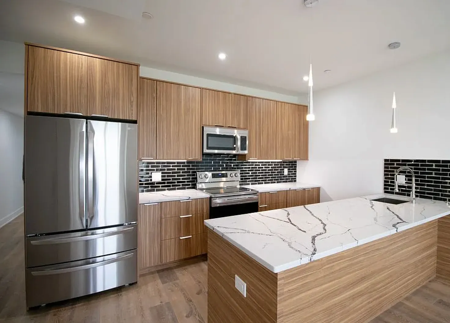 3 bed, 1330 sqft, $1,850 — Photo 1