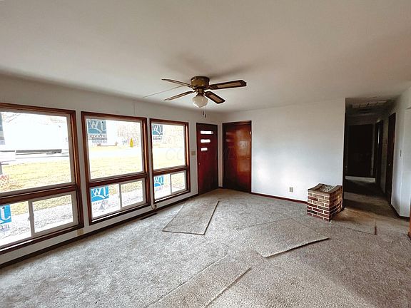 3rd image of 14499 Wooster Rd