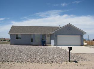811 N Ravencliff Dr, Pueblo West, CO 81007