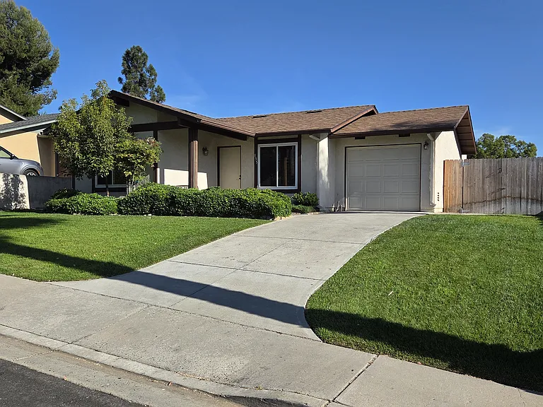 855 Loganberry Ct — Photo 1