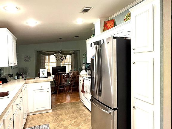 3rd image of 609 Town And Country Blvd #609T